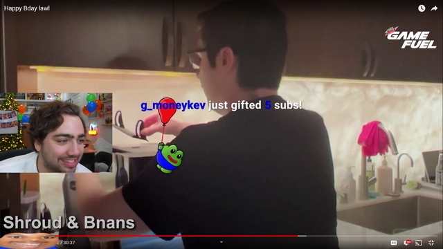 Esfand dresses up for Mizkif's birthday