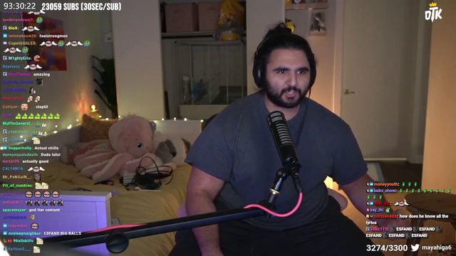 Esfand is having fun with Maya's setup
