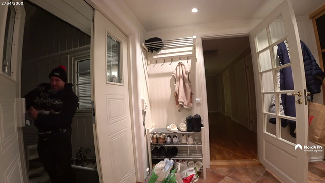 Knut completes a successful corner store heist