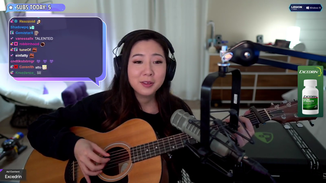 Fuslie With The Guitar
