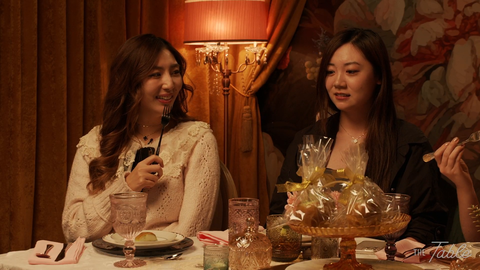 Fanfan doesn't like caramel apples
