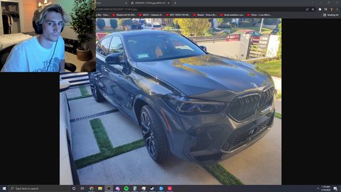 xQc shows his new car