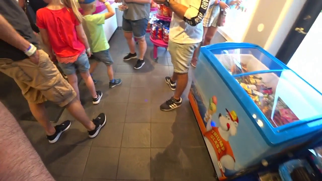 Esfand gets judged by little girl