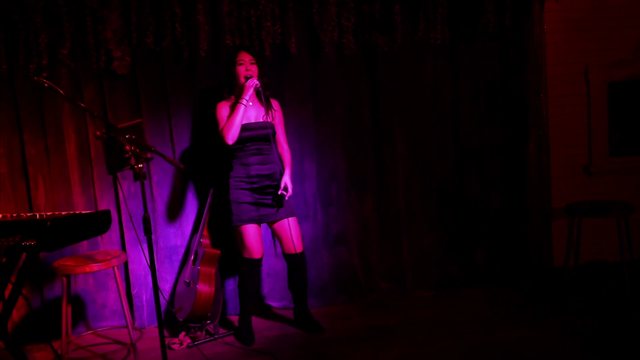 ExtraEmily performing Bodak Yellow at QTCinderella’s concert! Cardi-E! 👏👏👏