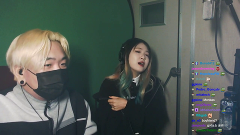 Hachubby borrows a sweatshirt