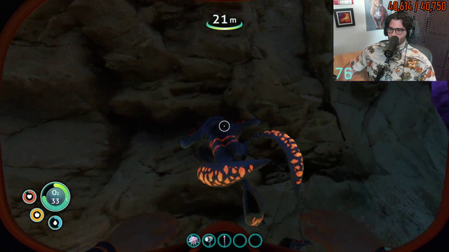 Hasan finds a new fish in Subnautica