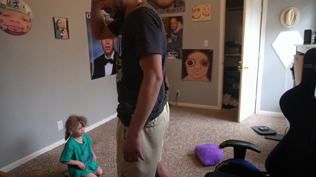 Erobb plays the wrong "carnival song" for his daughter
