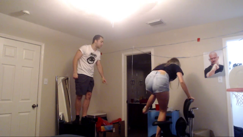 Erobb walks in on Mizkif and Katerino