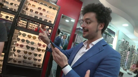 Sodapoppin gets recognized in Rome by the friend of a big fan