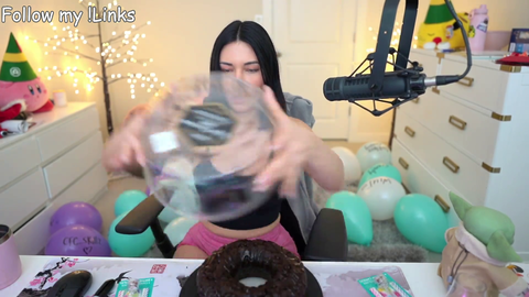 Alinity goes for the cake