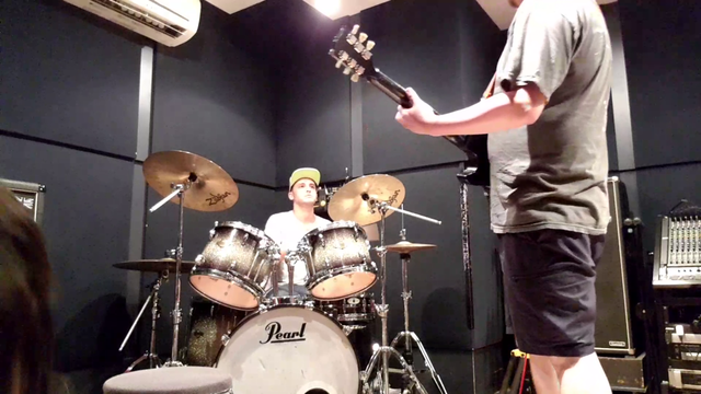 reckful and kaihama jam in music studio