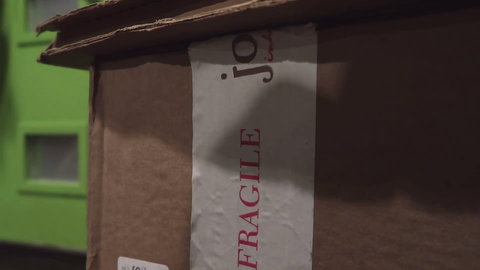 Fairlight_Excalibur gifts Christmas pizza delivery driver $4000, continuing his community's annual tradition for sixth year in a row
