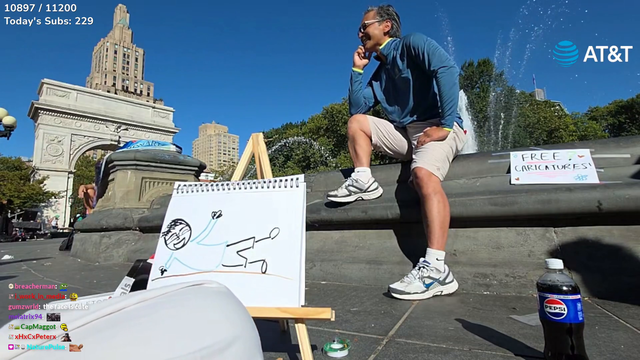 Streamer pulls a crowd in NYC just by sketching people for free
