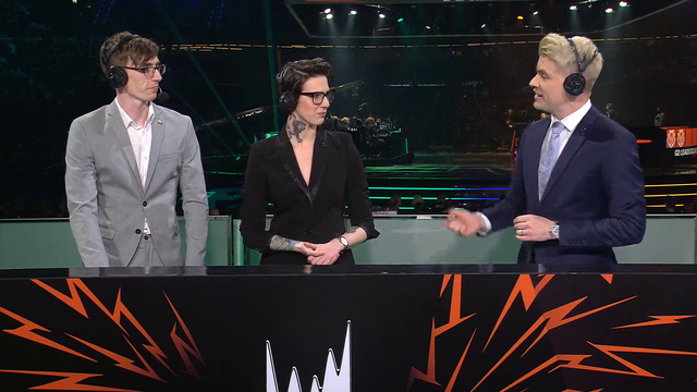 LEC Fan mocking TSM with Sign