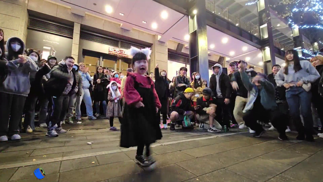 Little girl shows off her dance moves