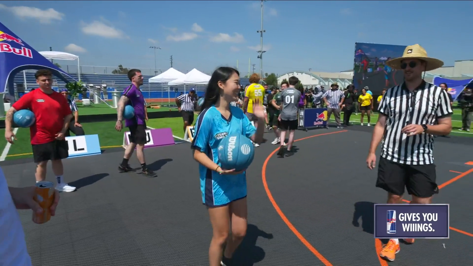 Emily and QT brought back the "Kissabestie" for the Bull Royale in the 2025 Streamer Games