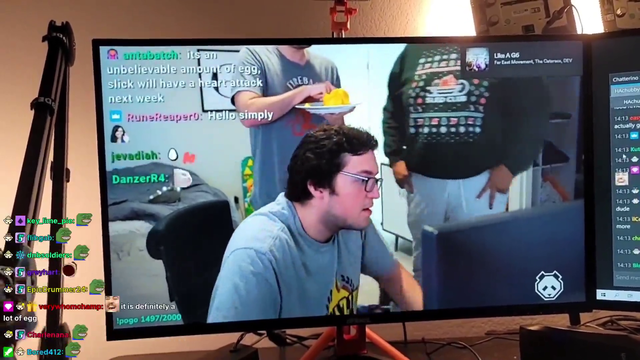Hachu reacting to Simply reacting to his meal preparation