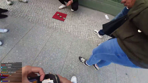 Jinny falling for a street scam in Berlin and losing 100€ in a matter of seconds