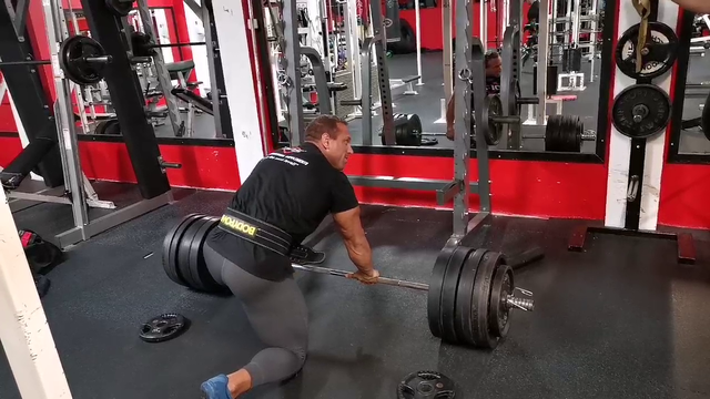 280kg (616lbs) btw!!