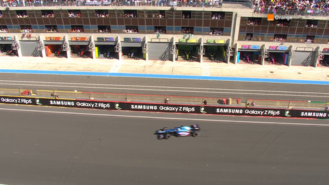 F1 driver Pierre Gasly and Esteban Ocon make donuts in front of 60k crowd and 600k on twitch