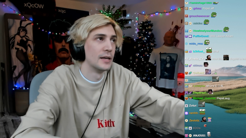 xQc clarifies that the restraining order against him, is not what everyone thinks it is/it is very common for the situation