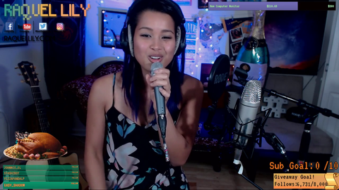 Streamer does Aladdin Duet by herself