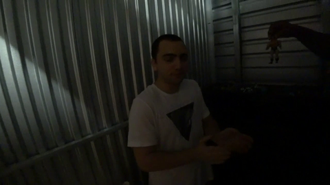 Mizkif and Dareon play with clap lights