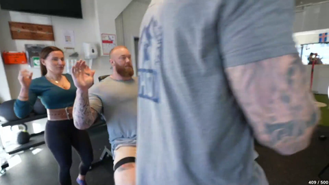 How to pick up women at the gym.