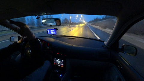 Andypyro gets streamsniped while driving