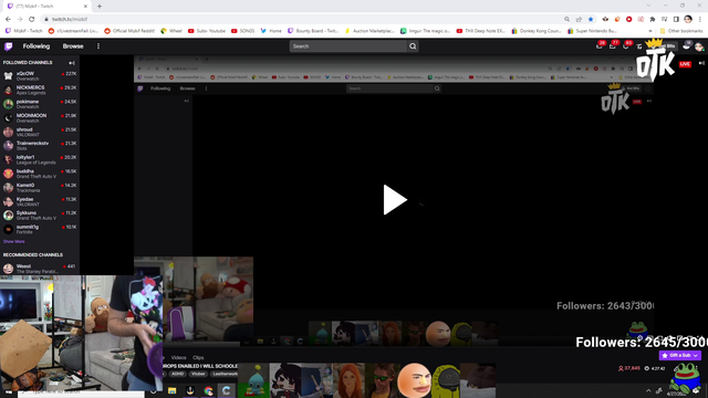Mizkif and Erobb share a moment