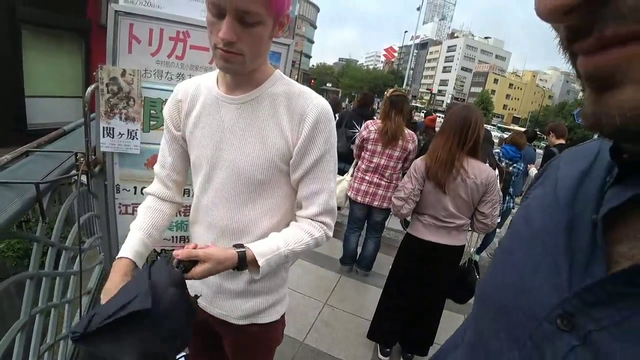 Reckful's attempt to console Soda after he dropped his wallet into the river.