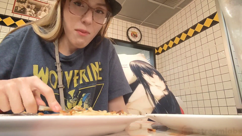 Streamer bring Waifu to Waffle house and permanently scars family.