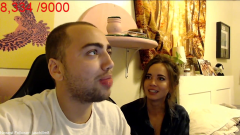 Mizkif bants with Maya's friends