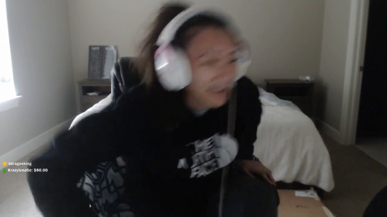 streamer trips on her own feet