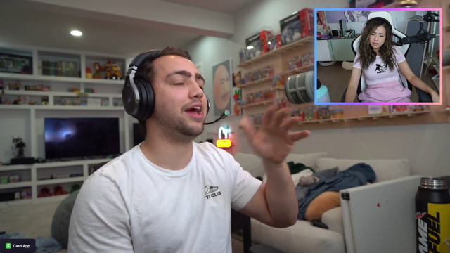 Mizkif telling a story about CrazySlick ...