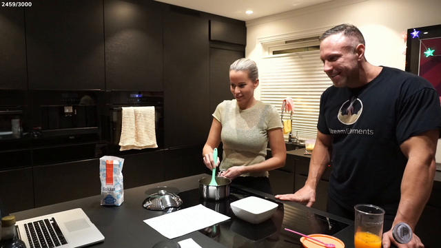 Knut leaks Mizkif is dating another streamer from the house