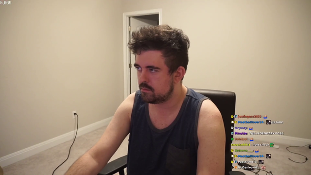 Sodapoppin's friend shows Crumpet's body pillow
