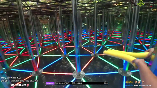 Pepega streamer has encounter with his doppleganger in hall of mirrors