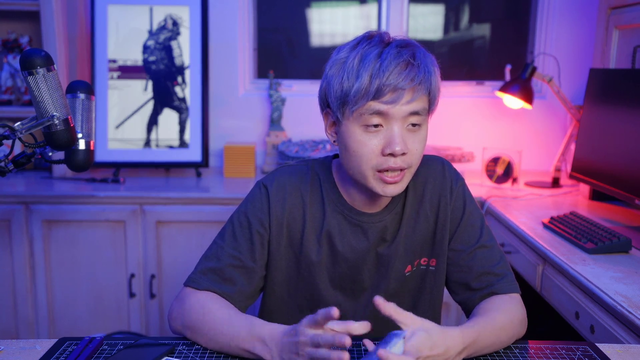 Albert with the impressive one-hand shuffle