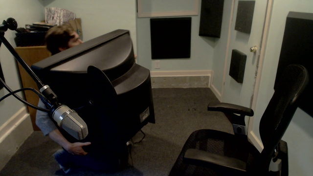 Jerma tries to lift a TV