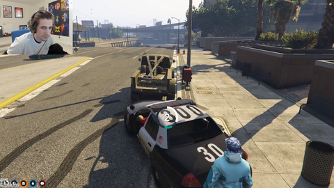 xQcOW - XQC Gets Baited By Cops