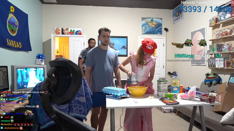 Maya tries cooking with autists