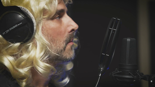 Obsidian - Josh Sawyer, Lead Designer and Director of PoE 1/2 and Fallout New Vegas, sings a song