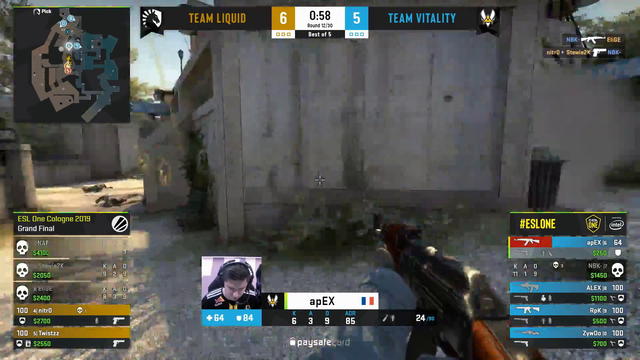Twistzz 1v4 clutch