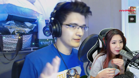 Chat doesnt believe guy singing so he proves it ! MIND BLOWN