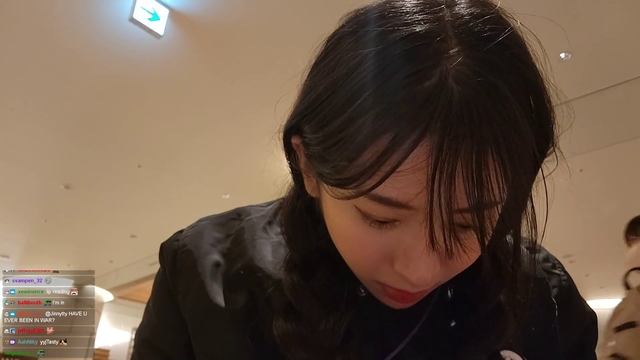 Korean streamer gets emote banned for being to sexy