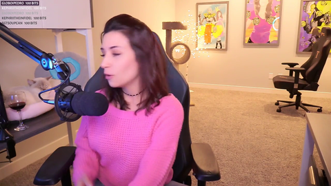 7 month old clip of Alinity talking positively about Trainwrecks