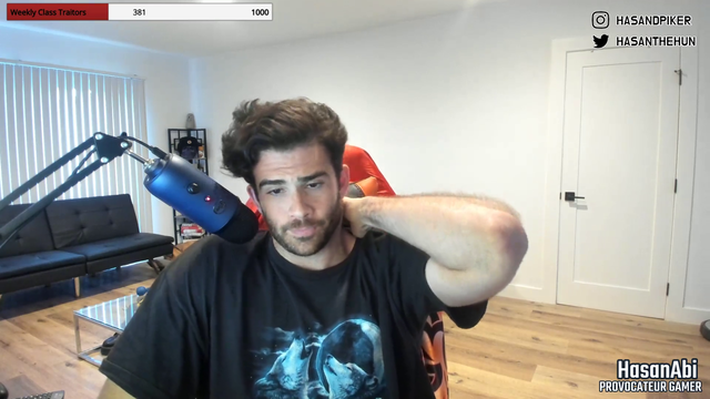 Greek and Hasan arguing about who kissed who