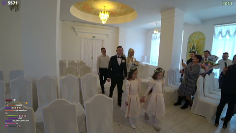 Ukrainian streamer gets married live