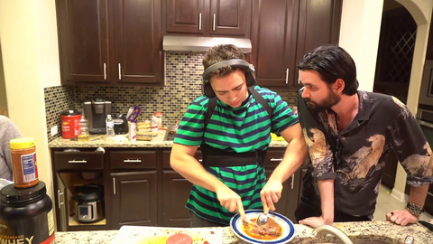 Cyr comforts Mizkif after he makes a terrible steak
